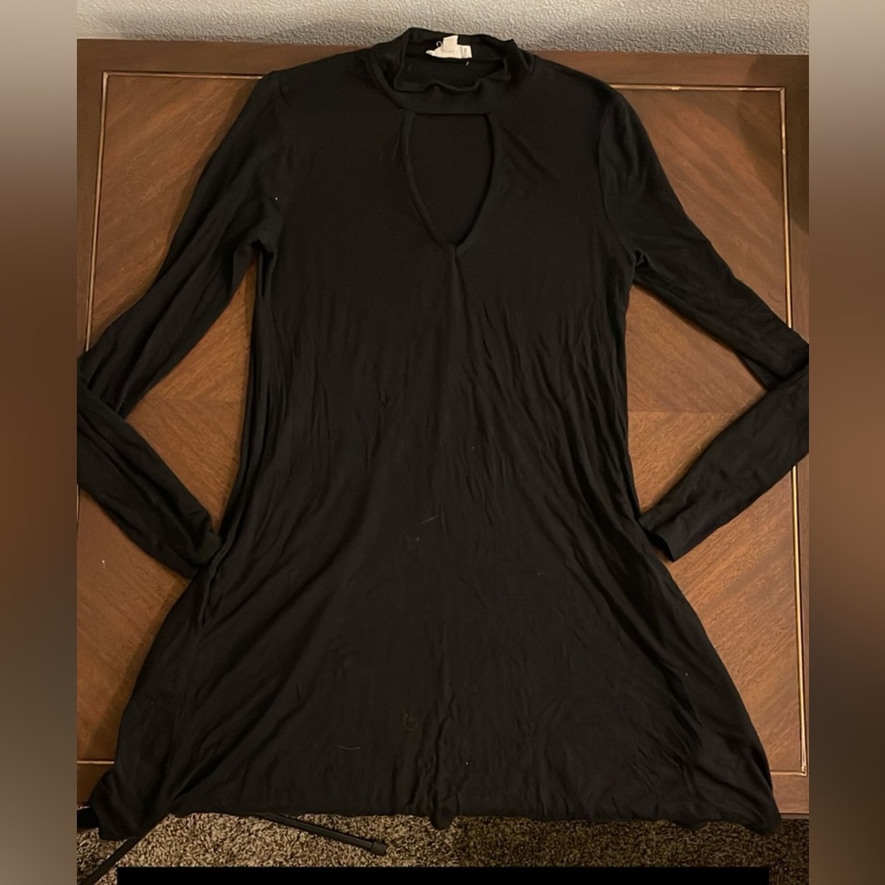 Black keyhole style dress